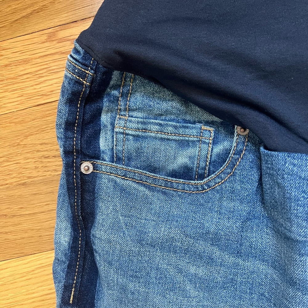 Old Navy Maternity Jean Shorts Size 16 - Picture 2 of 6